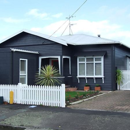 Wellesbourne Homestay B&B Palmerston North Esterno foto